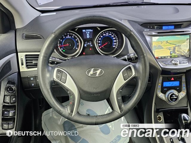Hyundai AVANTE 2014 — photo 13