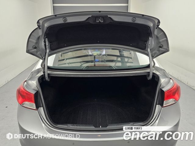 Hyundai AVANTE 2014 — photo 19
