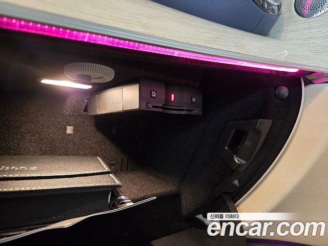 Mercedes-Benz E-Class 2018 — photo 12