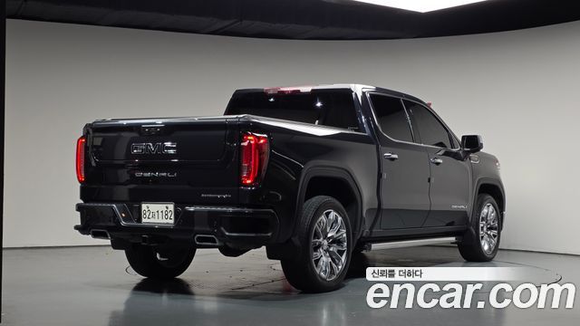 GMC Sierra 2023 — photo 2