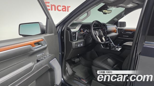 GMC Sierra 2023 — photo 13