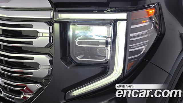 GMC Sierra 2023 — photo 8