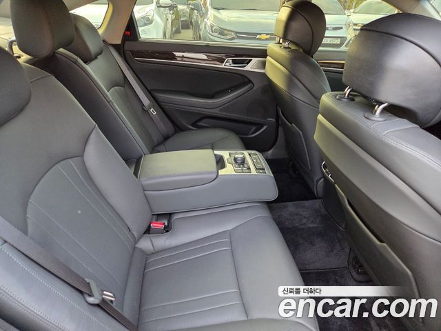 Genesis G80 2018 — photo 17