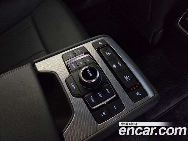 Genesis G80 2018 — photo 18