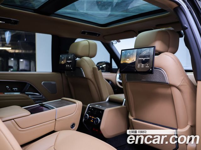 Land Rover Range Rover 2023 — photo 9