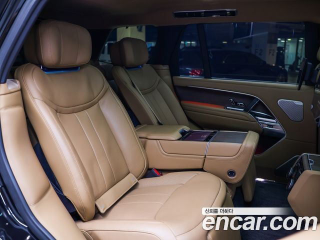 Land Rover Range Rover 2023 — photo 10