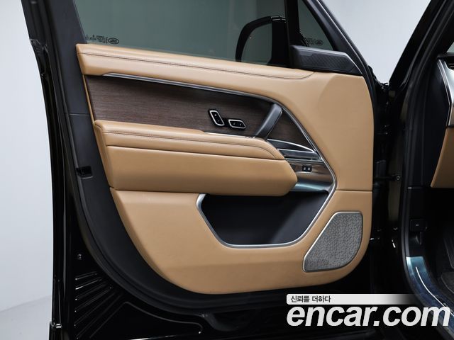 Land Rover Range Rover 2023 — photo 11