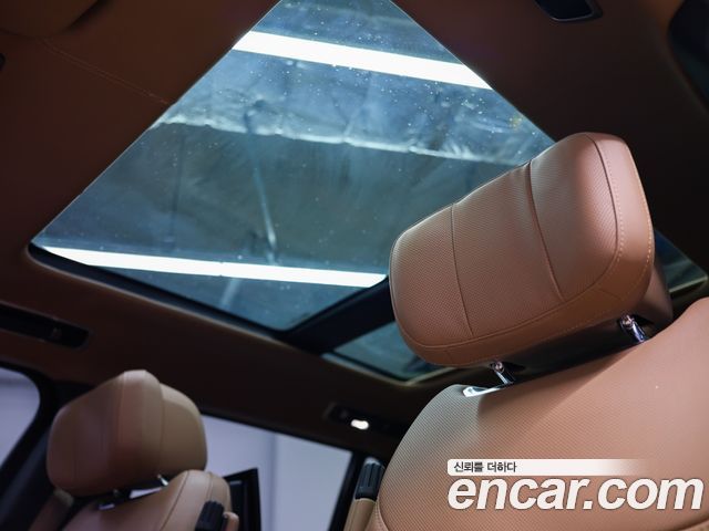 Land Rover Range Rover 2023 — photo 12