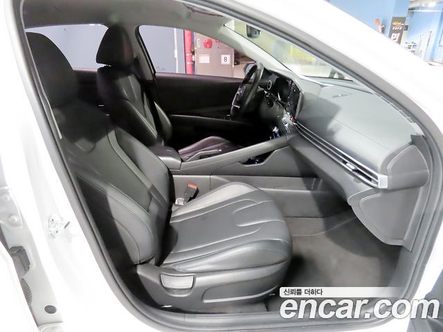 Hyundai AVANTE 2021 — photo 8