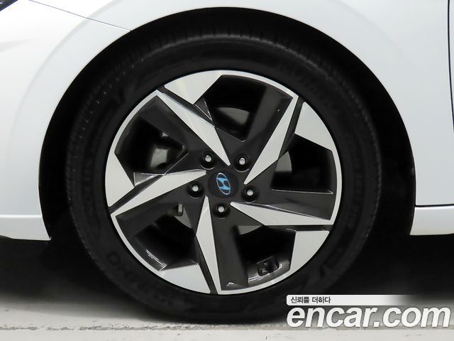 Hyundai AVANTE 2021 — photo 20
