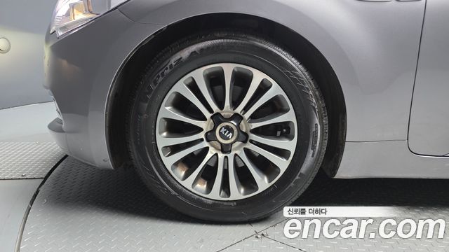 Kia K9 2013 — photo 5