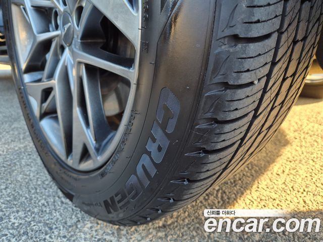Genesis GV70 2023 — photo 8