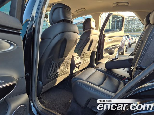 Genesis GV70 2023 — photo 11