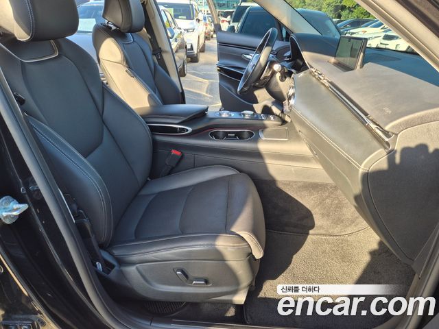 Genesis GV70 2023 — photo 12