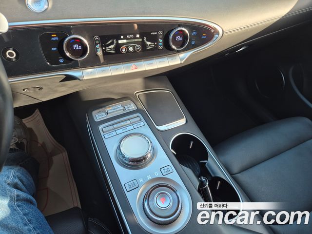 Genesis GV70 2023 — photo 20