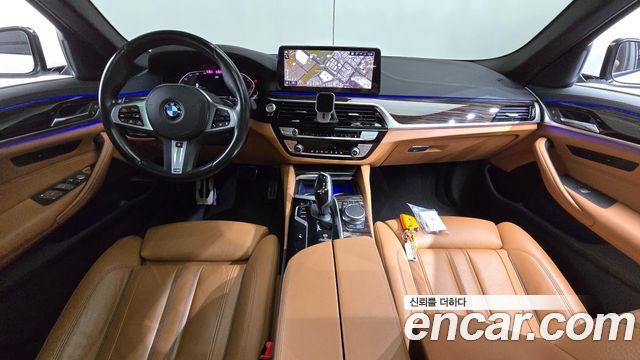 BMW 5-Series 2021 — photo 10