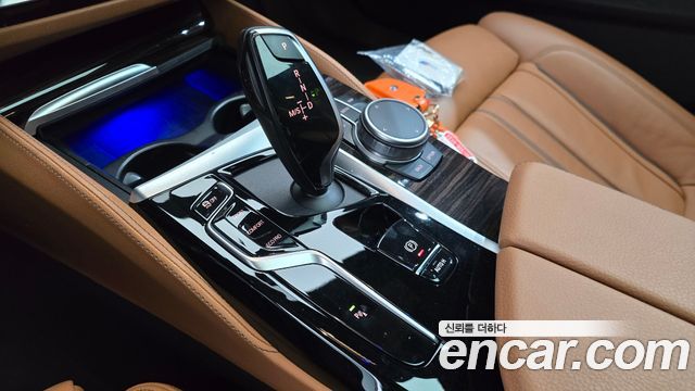 BMW 5-Series 2021 — photo 12