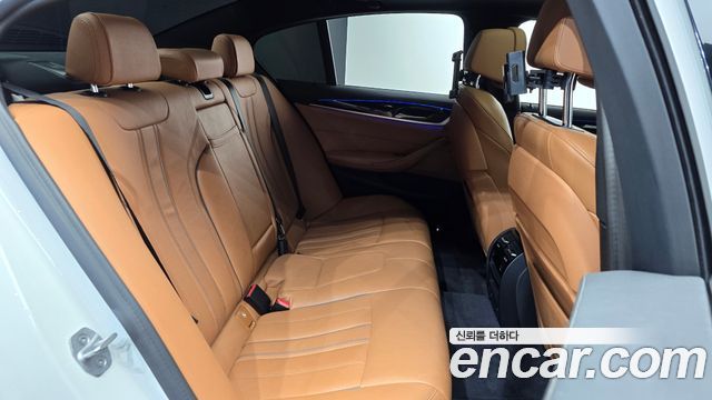 BMW 5-Series 2021 — photo 17