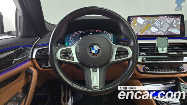 BMW 5-Series 2021 — photo 19