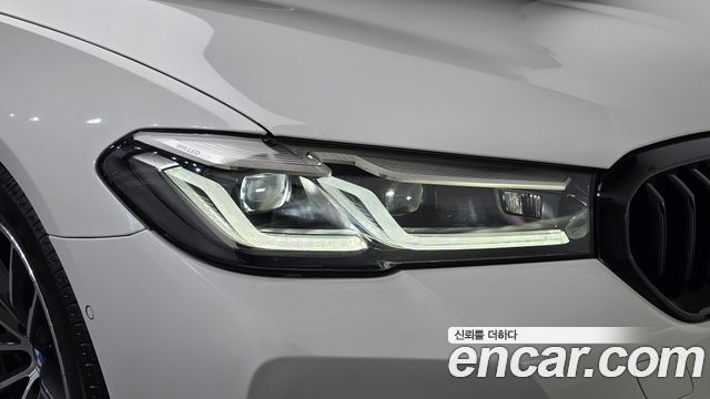 BMW 5-Series 2021 — photo 8