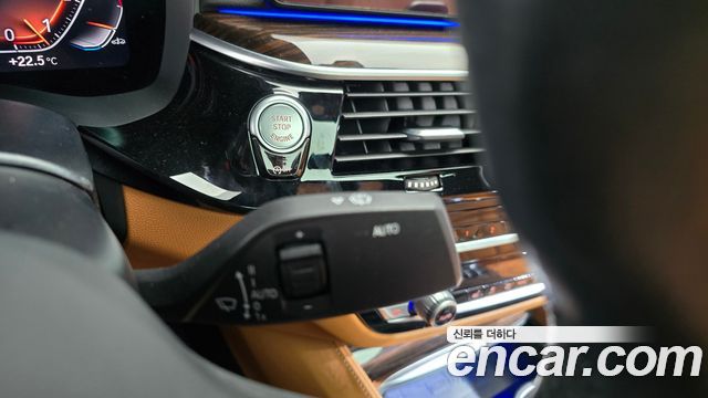BMW 5-Series 2021 — photo 29