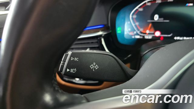 BMW 5-Series 2021 — photo 30