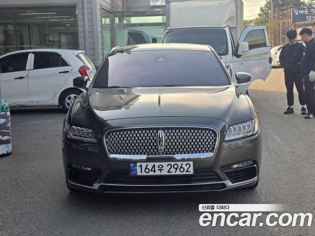 Lincoln Continental 2017 — photo 2