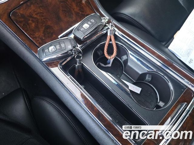 Lincoln Continental 2017 — photo 14