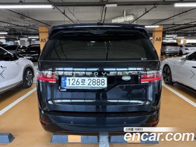 Land Rover Discovery 2023 — photo 4