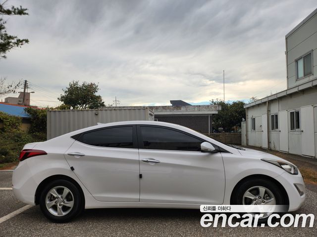 Hyundai AVANTE 2016 — photo 8