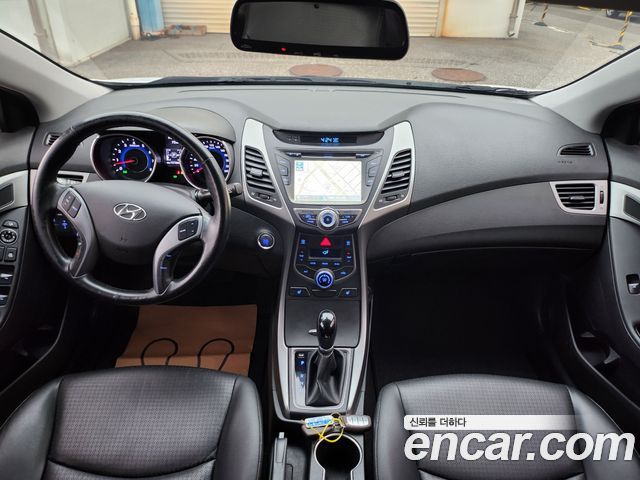 Hyundai AVANTE 2016 — photo 15