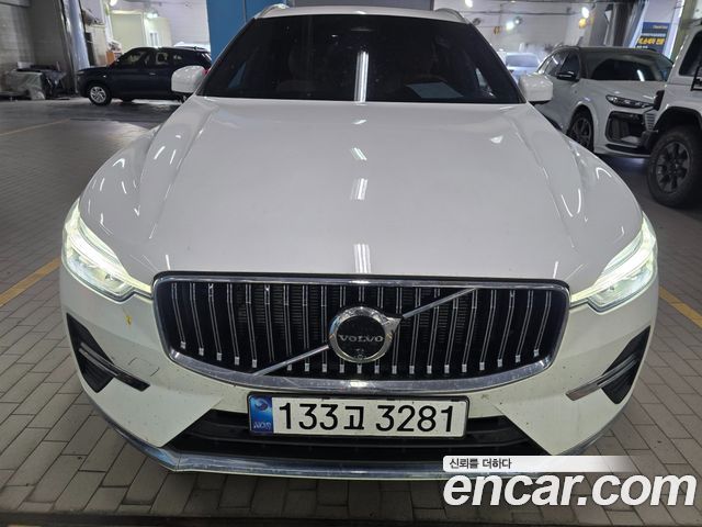 Volvo XC60 2024 — photo 2