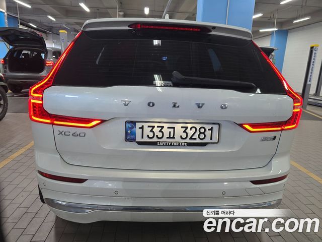 Volvo XC60 2024 — photo 3
