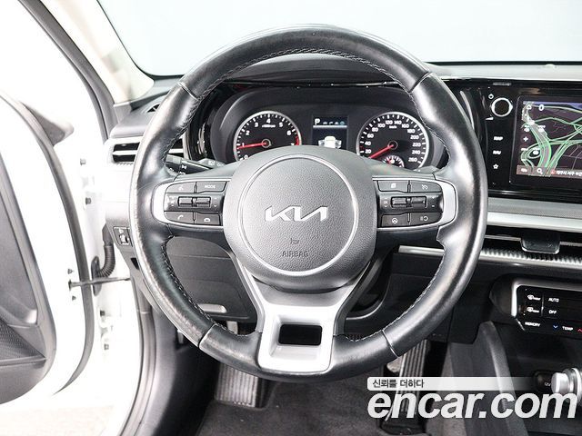Kia K5 2023 — photo 15