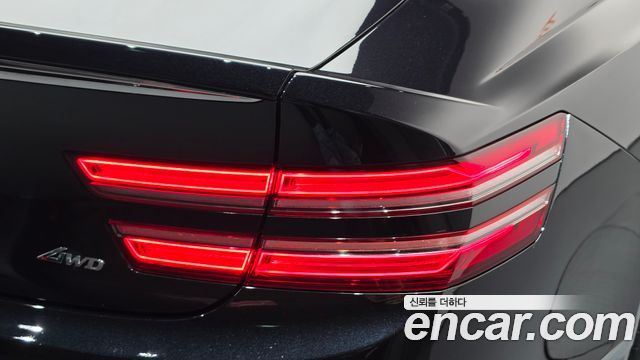 Genesis G80 2023 — photo 9
