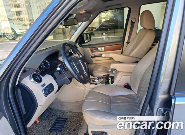 Land Rover Discovery 2016 — photo 3
