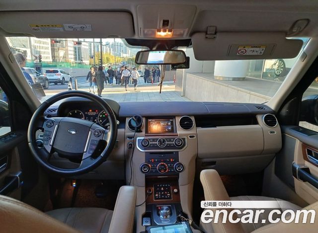 Land Rover Discovery 2016 — photo 4