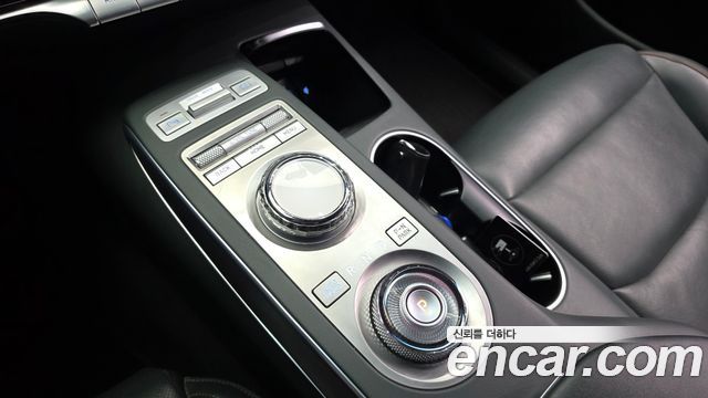 Genesis GV70 2022 — photo 9