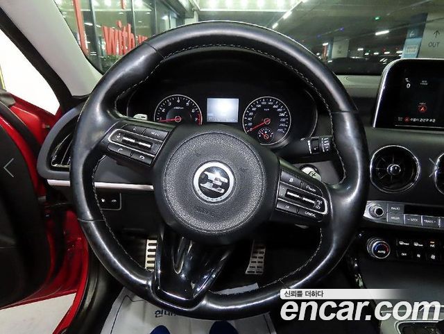 Kia Stinger 2018 — photo 8