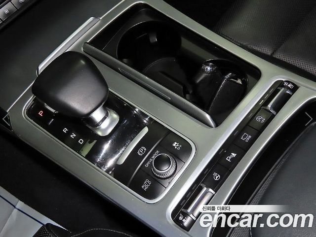 Kia Stinger 2018 — photo 12