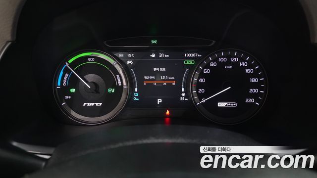 Kia Niro 2018 — photo 11