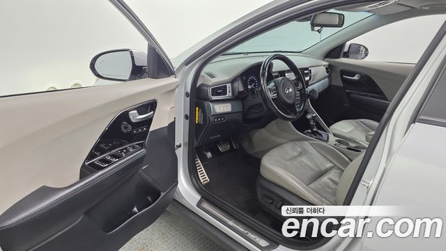 Kia Niro 2018 — photo 13