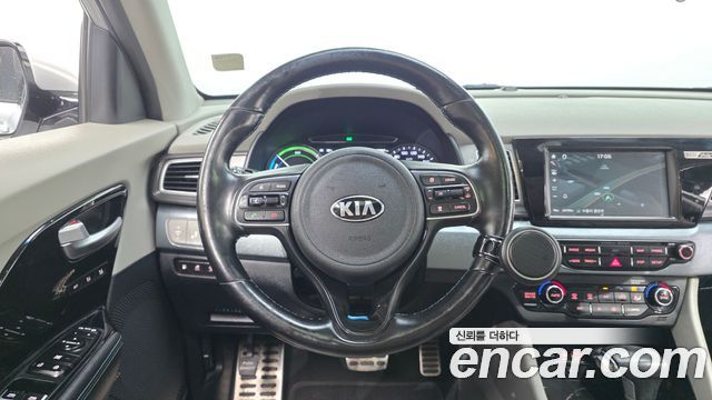 Kia Niro 2018 — photo 20