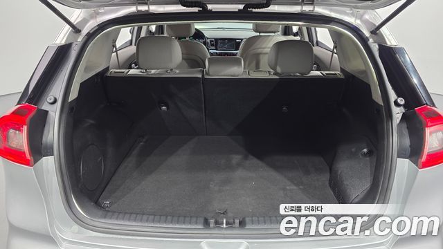 Kia Niro 2018 — photo 23
