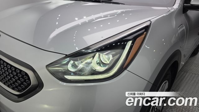 Kia Niro 2018 — photo 8