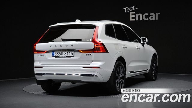 Volvo XC60 2025 — photo 2