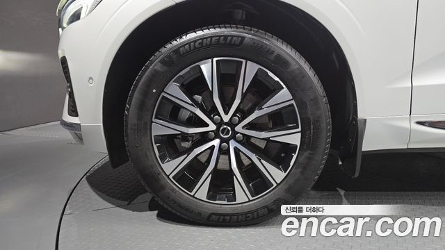 Volvo XC60 2025 — photo 5