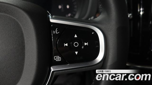 Volvo XC60 2025 — photo 19
