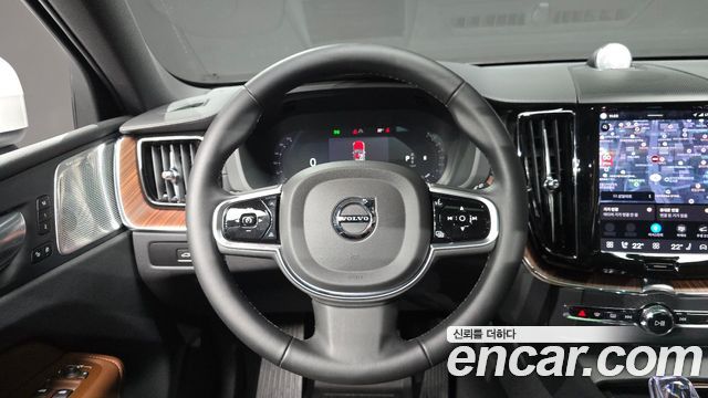 Volvo XC60 2025 — photo 20