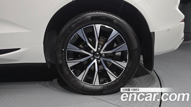 Volvo XC60 2025 — photo 7